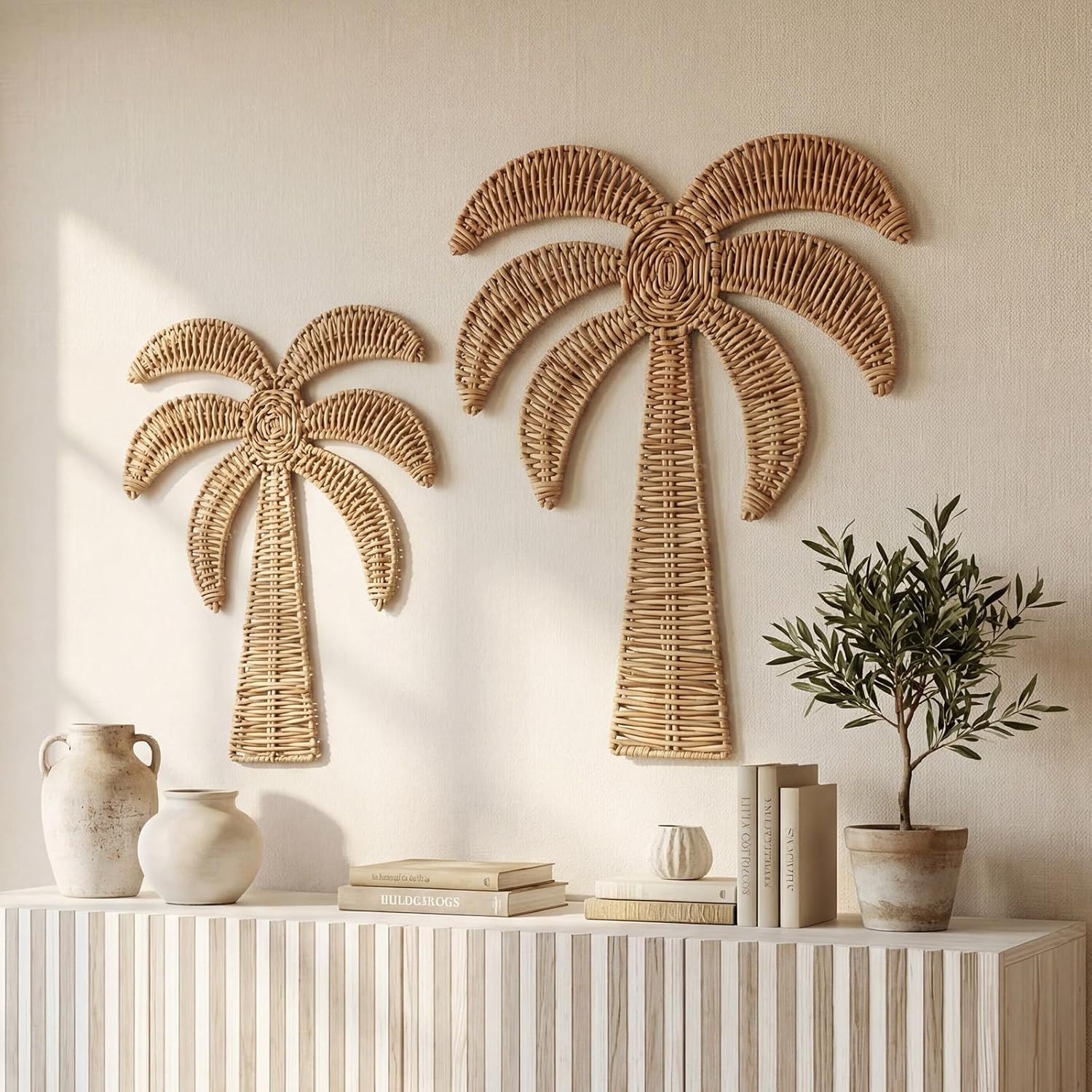 Cinnvoice 2 Pcs Summer Rattan Palm Tree Wall Decor Coastal Tropical Beach Wall Hanging Decorations for Boho Living Room Bathroom Bedroom Patio Party Decorations (19.7'' and 14'')